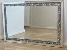 UTSOLGT!Stort eksklusivt speil med sølvkrystaller i Gaya-serien 90x60x4 cm