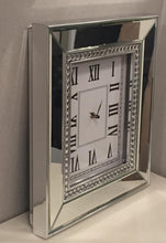 UTSOLGT! Lekker Leeds veggklokke/ bordklokke med speilramme  35x40 cm