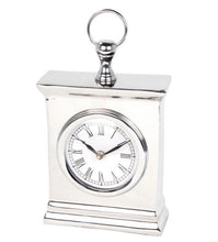 Stilfull og klassisk Piccadilly bordklokke i krom 22 x 14,5 x 6 cm